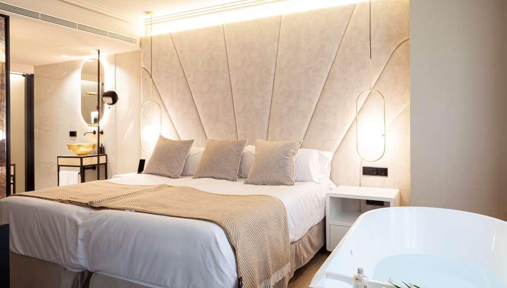 Nivia Born Boutique Hotel Palma de Mallorca Room photo